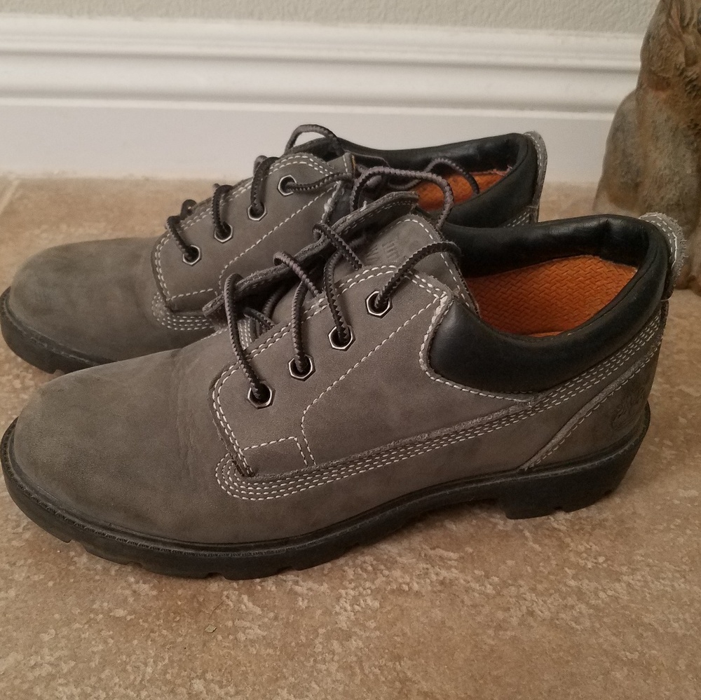 Youth Timberland Waterproof Chukkas Size 4.5